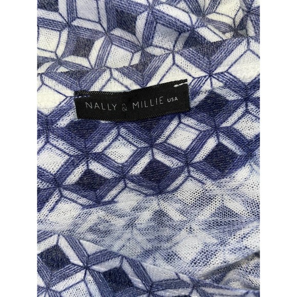 Nally & Millie USA Blue Geometric Print Thin Knit Sweater Size: M - Picture 4 of 5